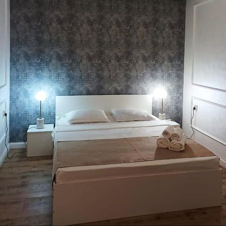 Riverside Boutique Hotel Almaty Bagian luar foto
