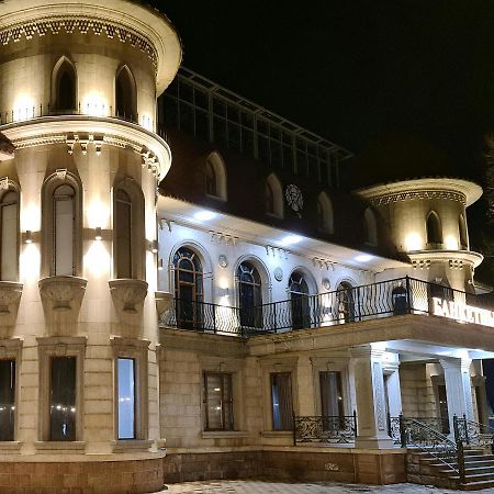 Riverside Boutique Hotel Almaty Bagian luar foto